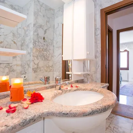 Sleeps 4 Apartment
